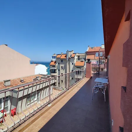 Terrace Апартамент